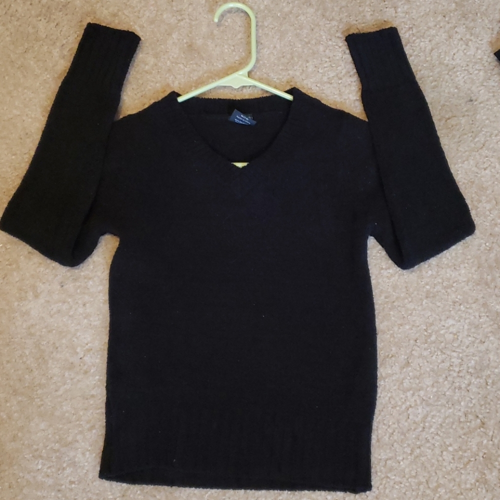 Long sleeve v-neck sweater